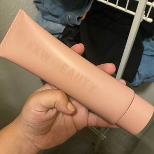 KKW BEAUTY foundation in light